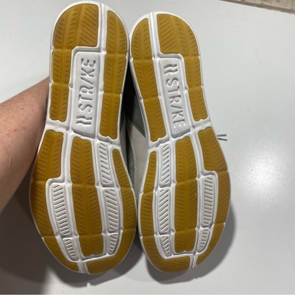 STR/KE MVMNT Two Tone Gray Interval Lightweight Thermal Support Trainer NWOT 12 - Picture 15 of 15